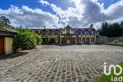 Maison - 498 m² - 13 pièces