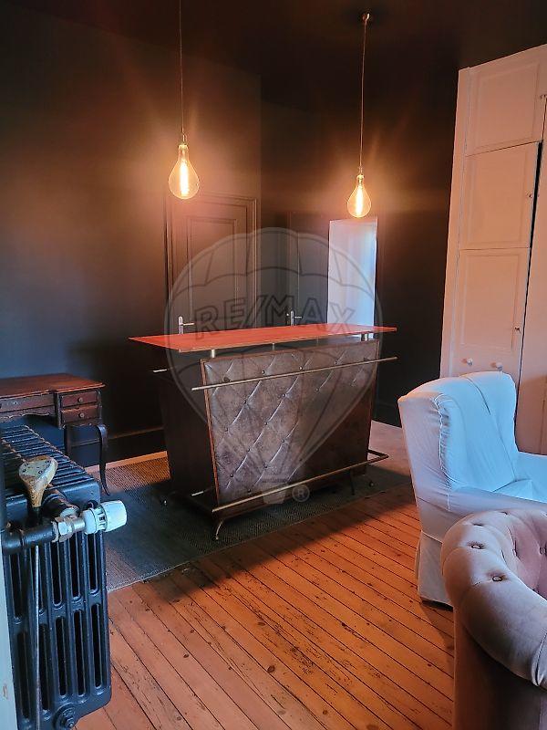 Maison - 310 m² - 12 pièces