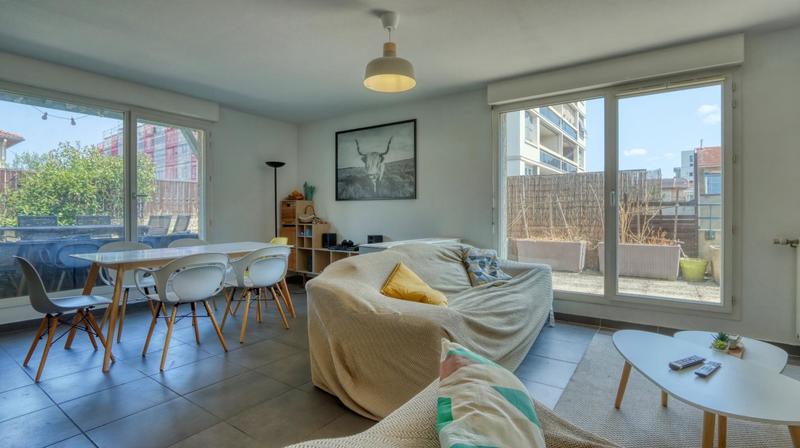 Appartement - 99 m² - 5 pièces