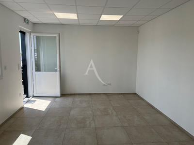 Local commercial - 400 m² - 2 pièces