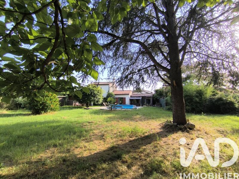 Maison - 185 m² - 7 pièces