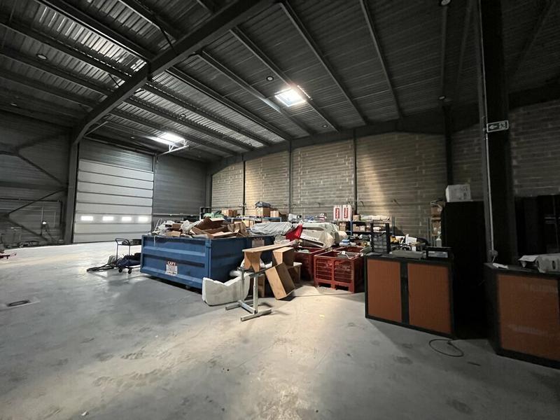 Local d'activité / Entrepôt - 1 550 m²