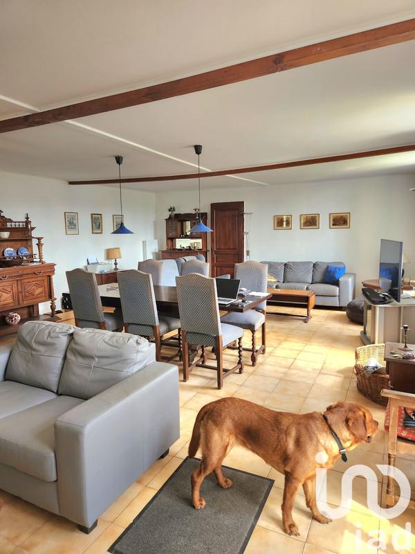 Maison - 220 m² - 5 pièces