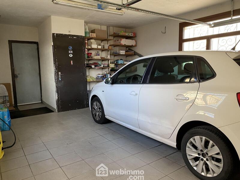 Maison - 202 m² - 7 pièces