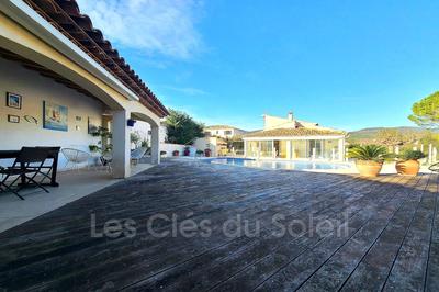 Maison - 228 m² - 7 pièces