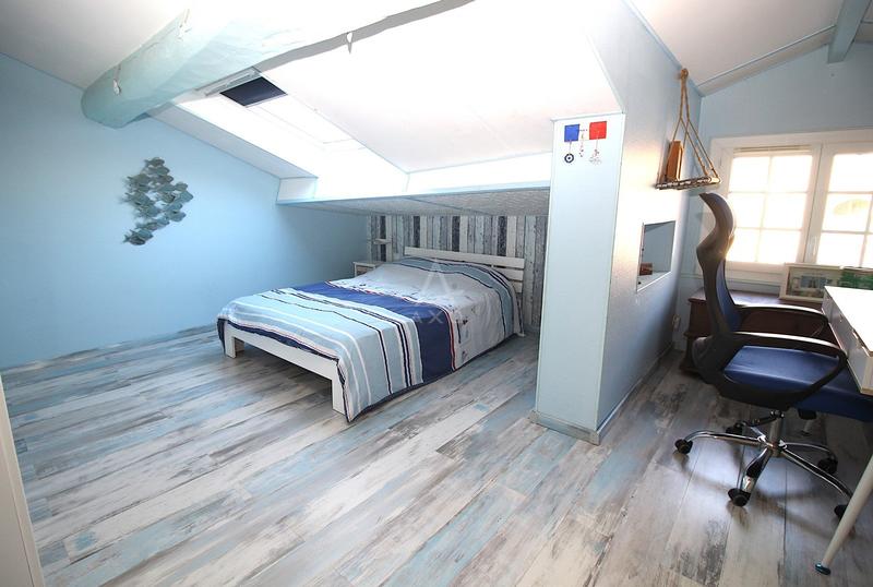 Maison en pierre - 300 m² - 9 pièces