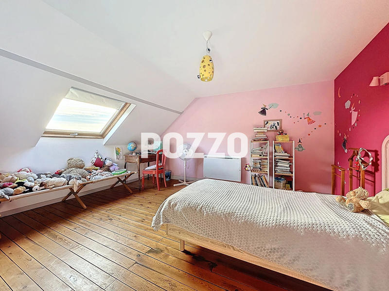 Maison - 225 m² - 10 pièces