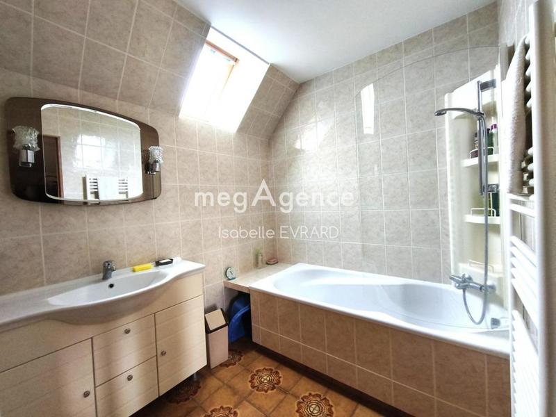 Maison - 210 m² - 7 pièces