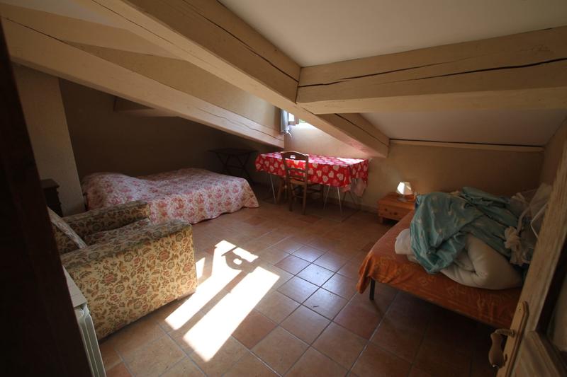 Maison traditionnelle - 455 m² - 10 pièces