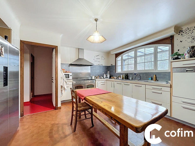 Maison - 349 m² - 6 pièces