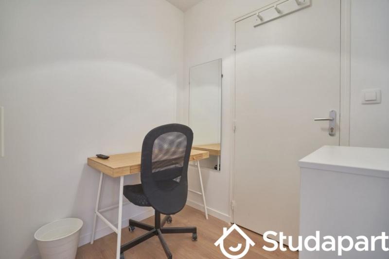 Chambre - 10 m² - 1 pièce