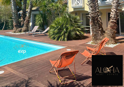 Villa - 260 m² - 8 pièces