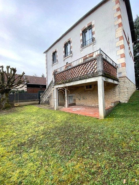 Maison - 140 m² - 5 pièces