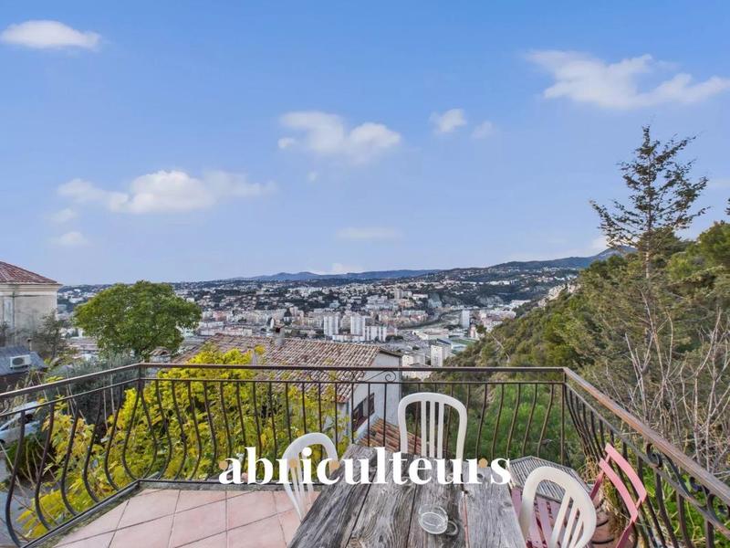 Appartement - 216 m² - 7 pièces