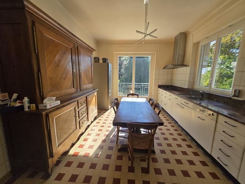 Maison - 393 m² - 10 pièces