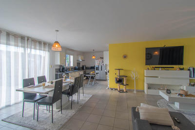 Maison - 92 m² - 5 pièces