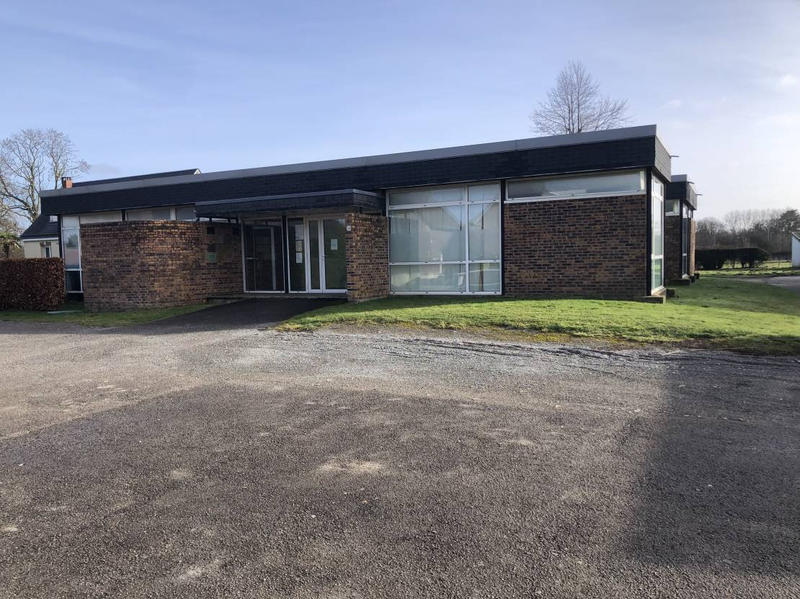 Local commercial - 250 m² - 7 pièces