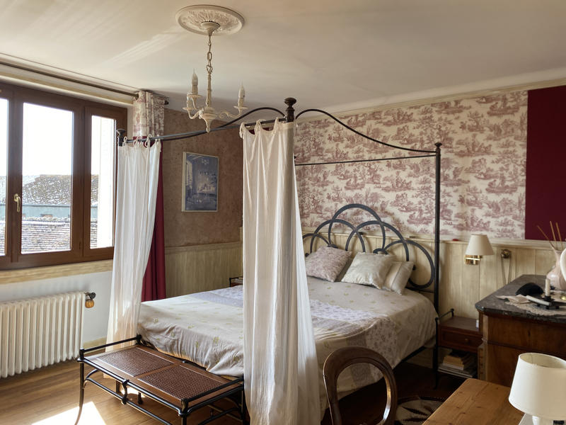 Maison - 176 m² - 8 pièces