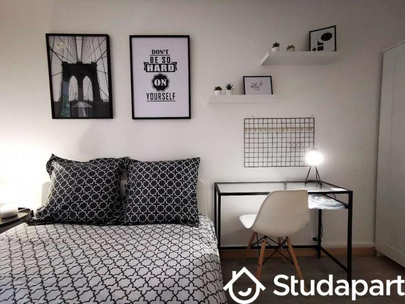 Chambre - 12 m² - 1 pièce