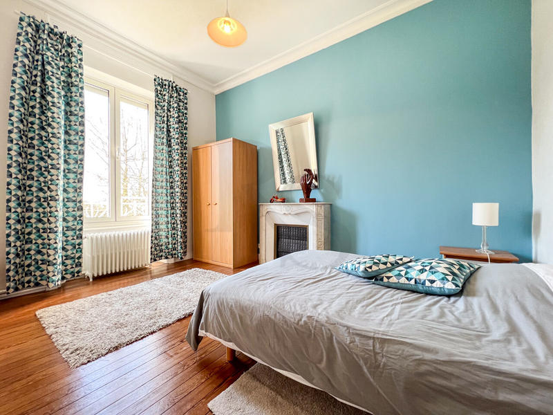 Maison - 236 m² - 10 pièces