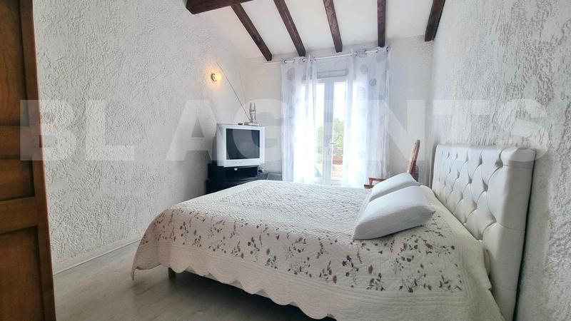 Maison - 224 m² - 9 pièces