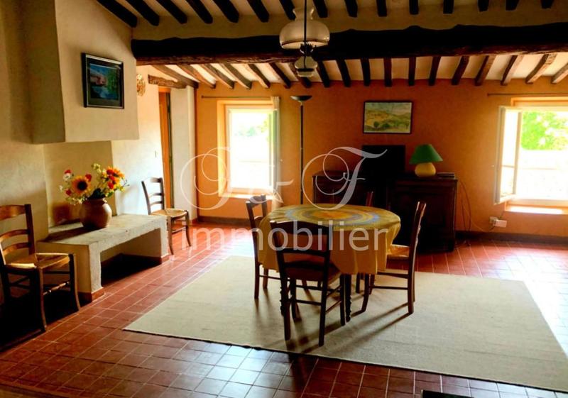 Propriété - 600 m²