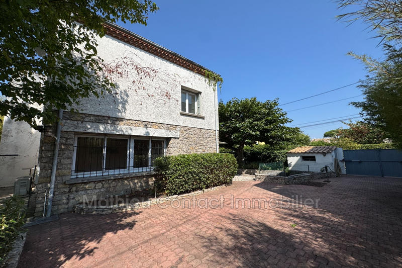 Maison - 250 m² - 10 pièces