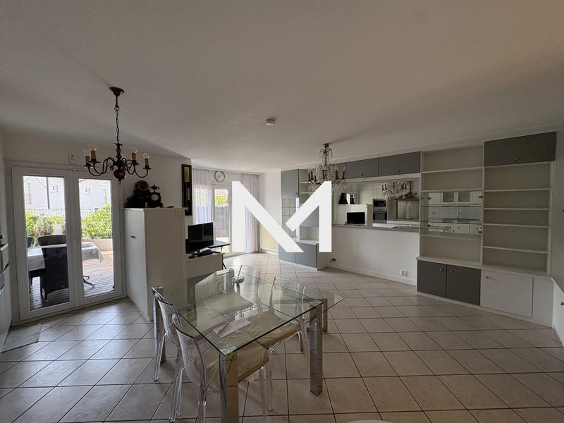 Appartement - 65 m² - 3 pièces