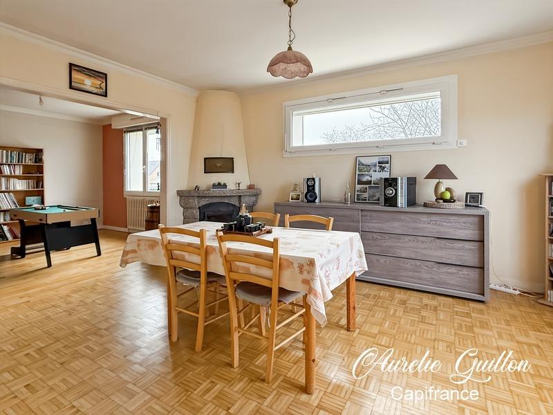 Maison - 135 m² - 8 pièces