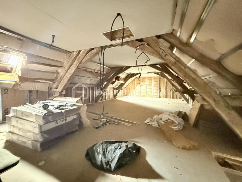 Maison - 300 m² - 9 pièces