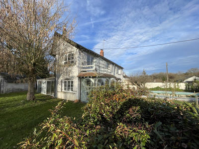 Maison ancienne - 200 m² - 7 pièces