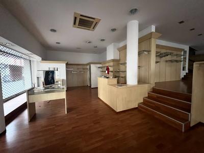 Local commercial - 250 m²