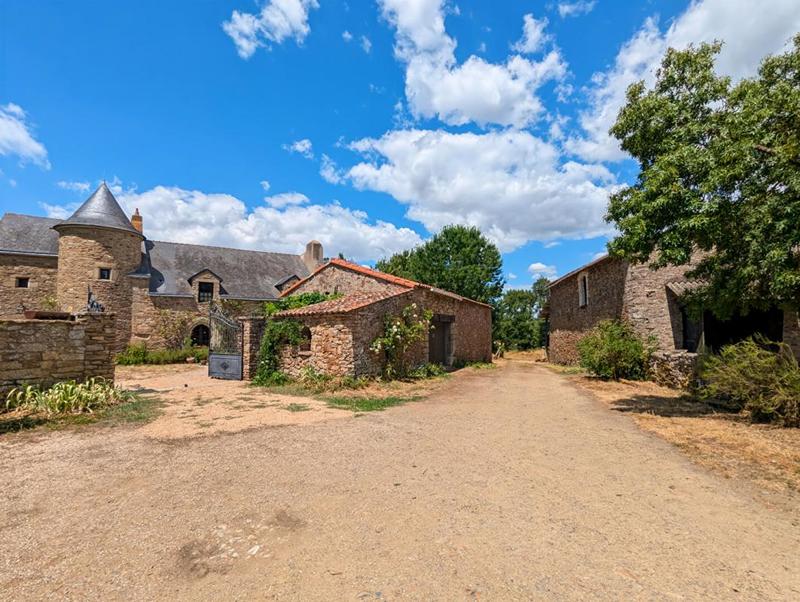 Maison - 253 m² - 8 pièces