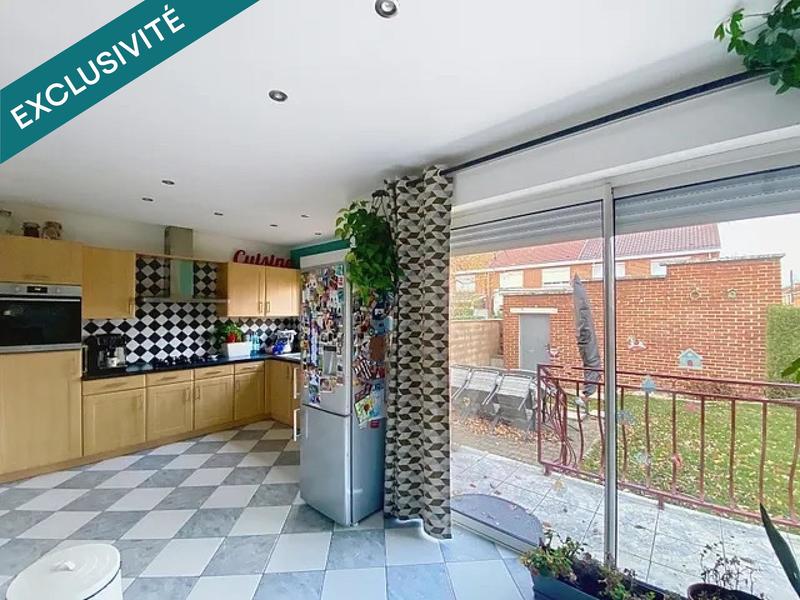 Maison - 90 m² - 5 pièces