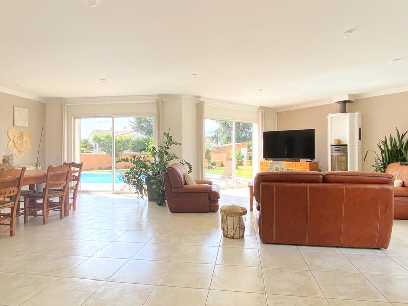 Villa - 218 m² - 6 pièces