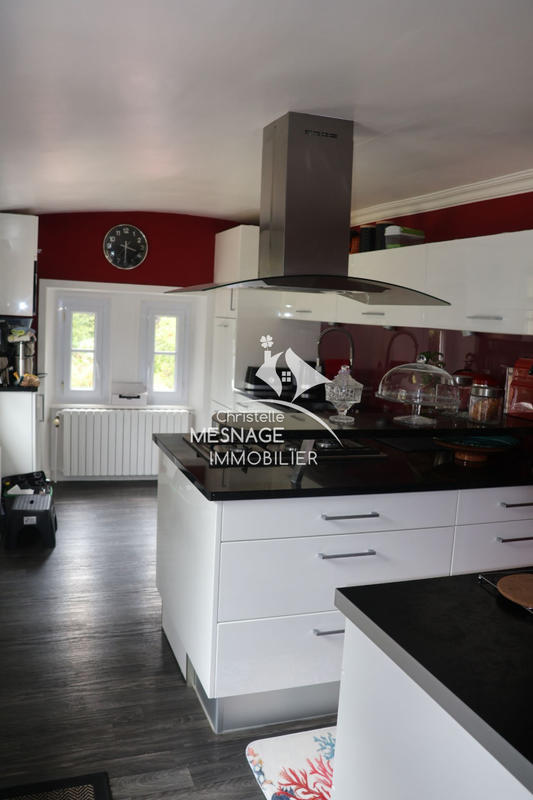 Demeure - 270 m² - 10 pièces