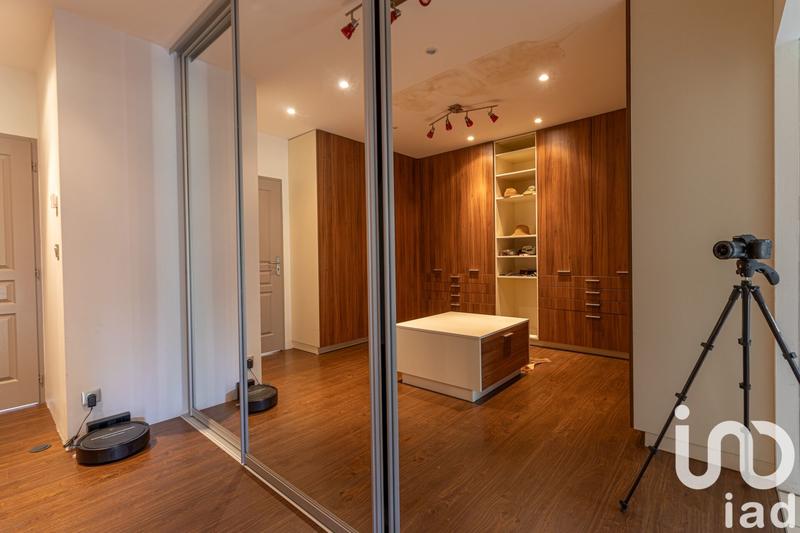 Maison - 640 m² - 12 pièces