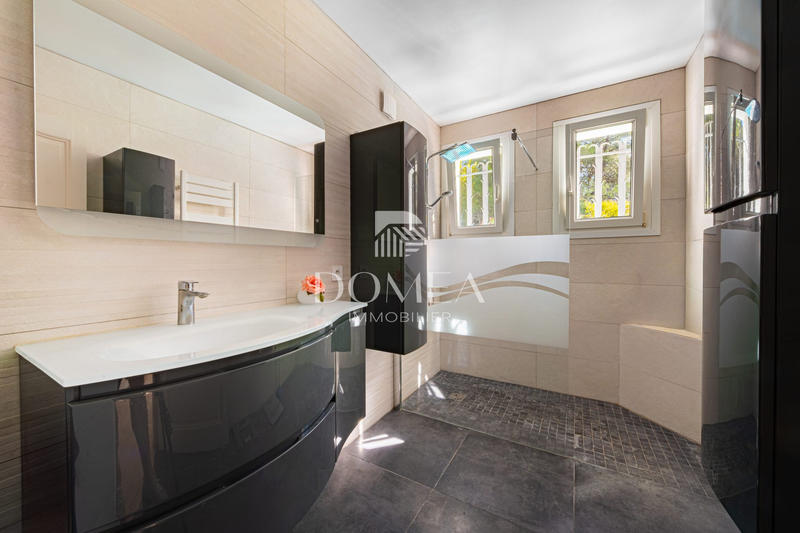 Villa - 172 m² - 7 pièces