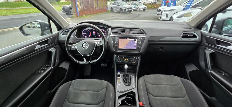 Volkswagen Tiguan 2.0 Tdi 150 Dsg7 Carat attelage toit pano camera pack luxe