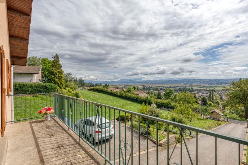 Maison - 92 m² - 5 pièces