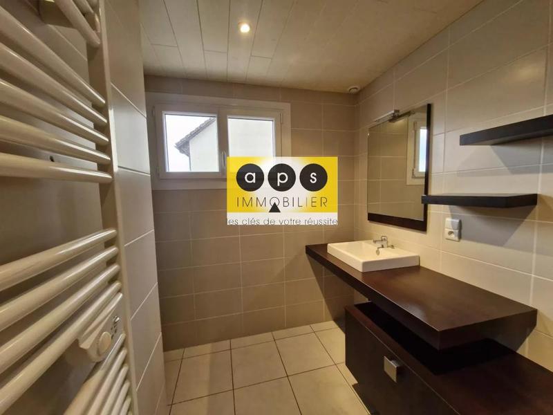 Maison - 190 m² - 8 pièces