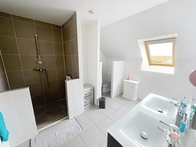 Maison contemporaine - 205 m² - 6 pièces