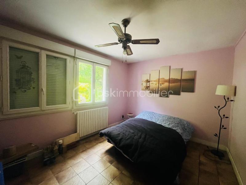 Maison - 711 m² - 5 pièces