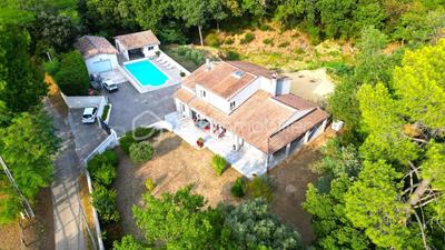 Maison de campagne - 200 m² - 6 pièces