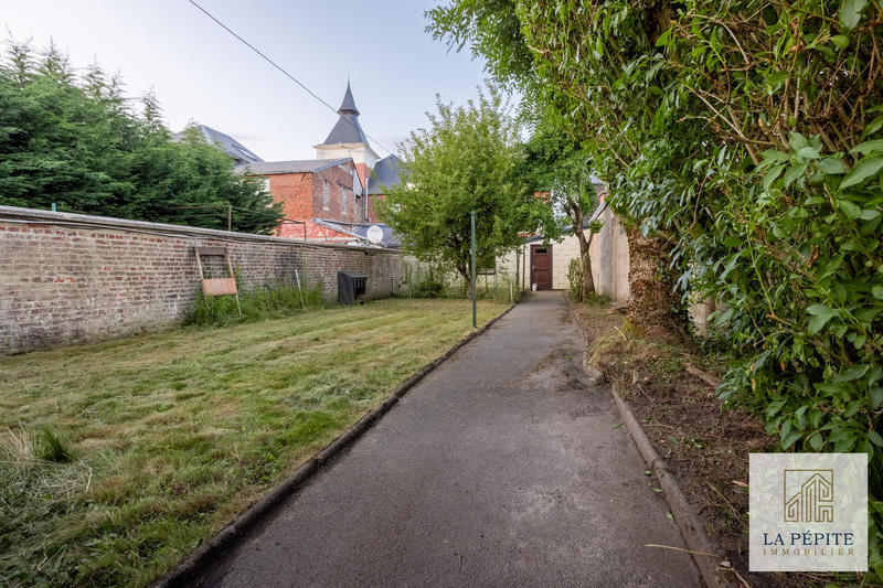 Maison - 240 m² - 8 pièces