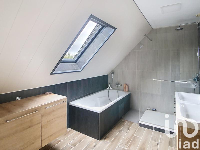 Maison - 197 m² - 8 pièces