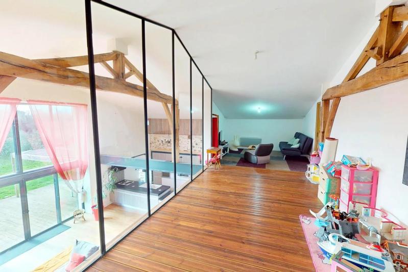 Demeure - 256 m² - 8 pièces