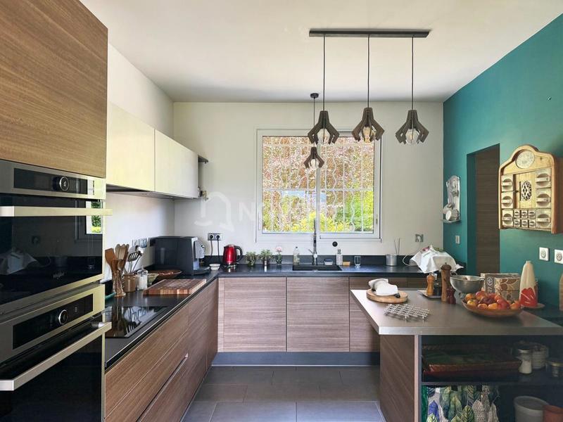 Maison - 160 m² - 7 pièces