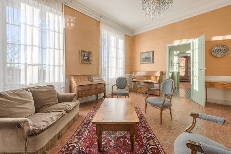 Appartement - 229 m² - 8 pièces