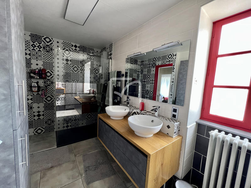 Maison - 121 m² - 6 pièces